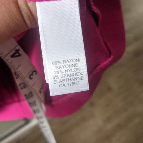 Pink dress with gold zipper - Picture 4 of 4